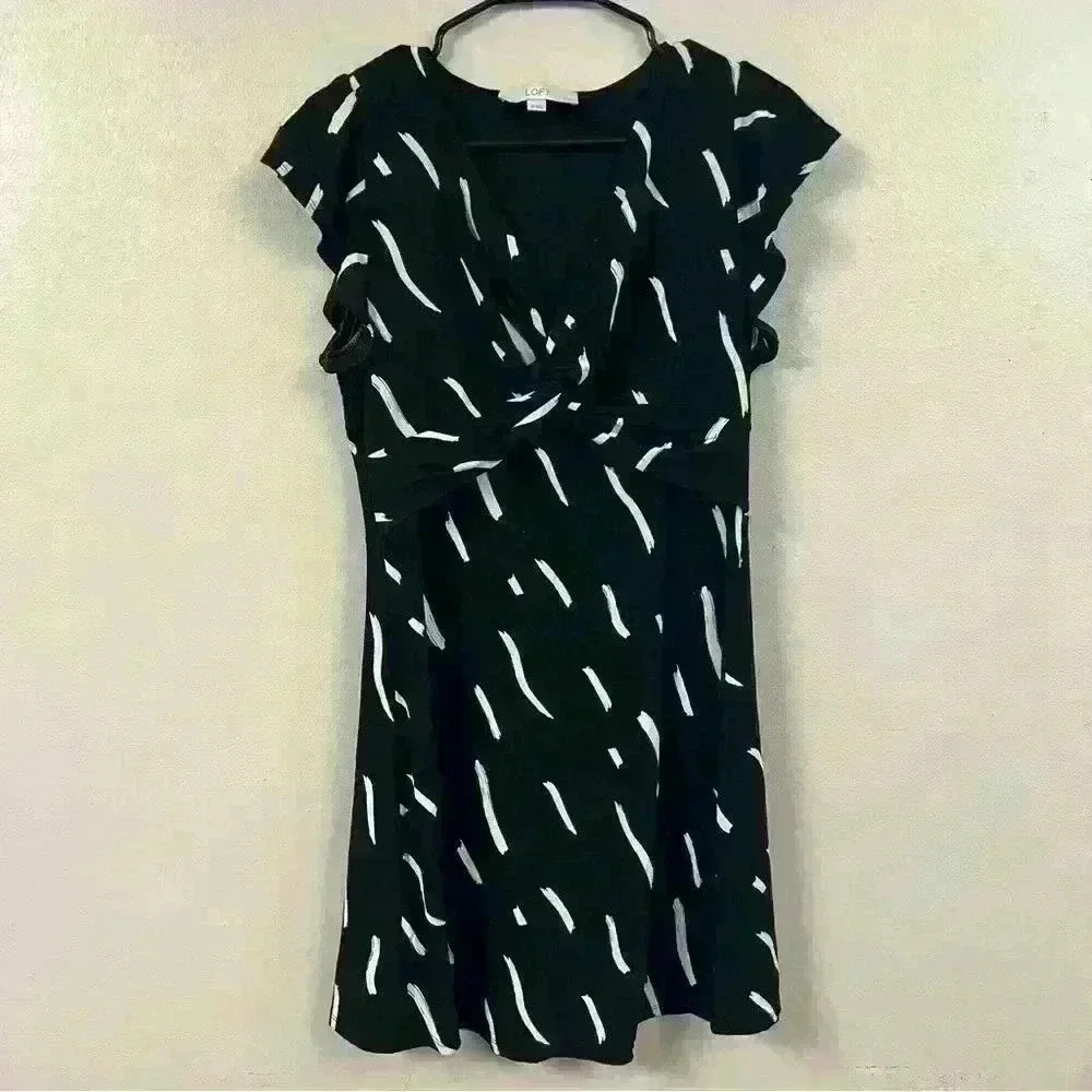 Loft black and white dress size petite small